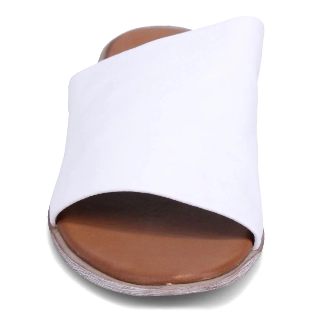 Bueno Women's Yanni Sandal In White 3 Bueno Women's Yanni Sandal In White - Image 3